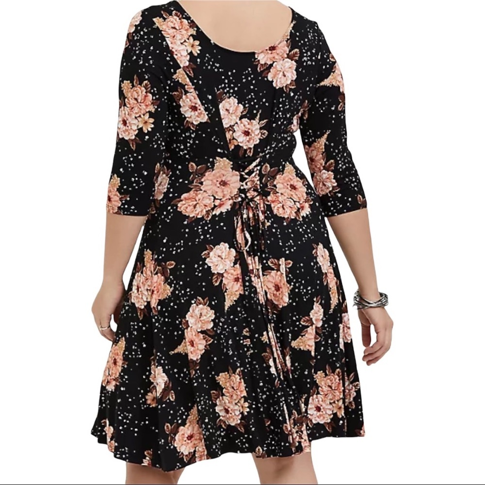 NWT Torrid Black Floral Jersey Corset Back Mini Fluted Skater Dress. Size 2X - Picture 5 of 12